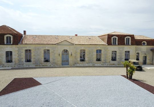 Image 2 du projet Cour D'honneur + Tour De Garde - Pm