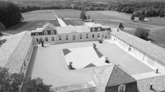 Image du projet Cour D'honneur + Tour De Garde - Pm, graphisme / design / amenagements exterieurs